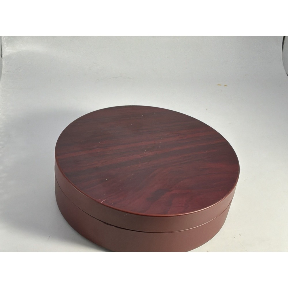4 Piece Wine Accessory Set In Round‎ Foam Lined Case